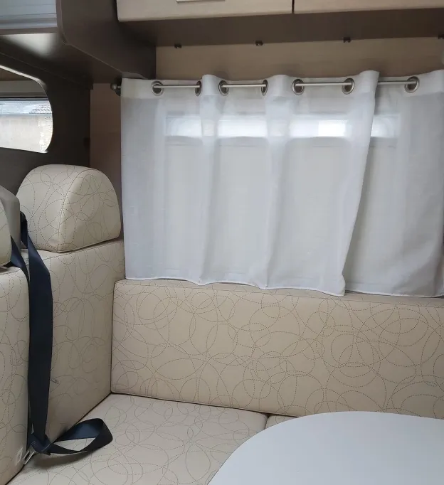 tapisserie d'amebulement sur mesure à Antran près de Châtellerault dans la Vienne 86