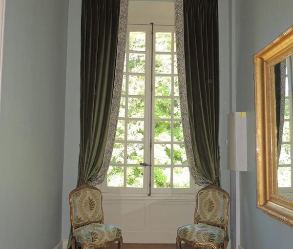 Confection de rideaux sur-mesure, et restauration de 2 fauteuils anciens près de Châtellerault (86)